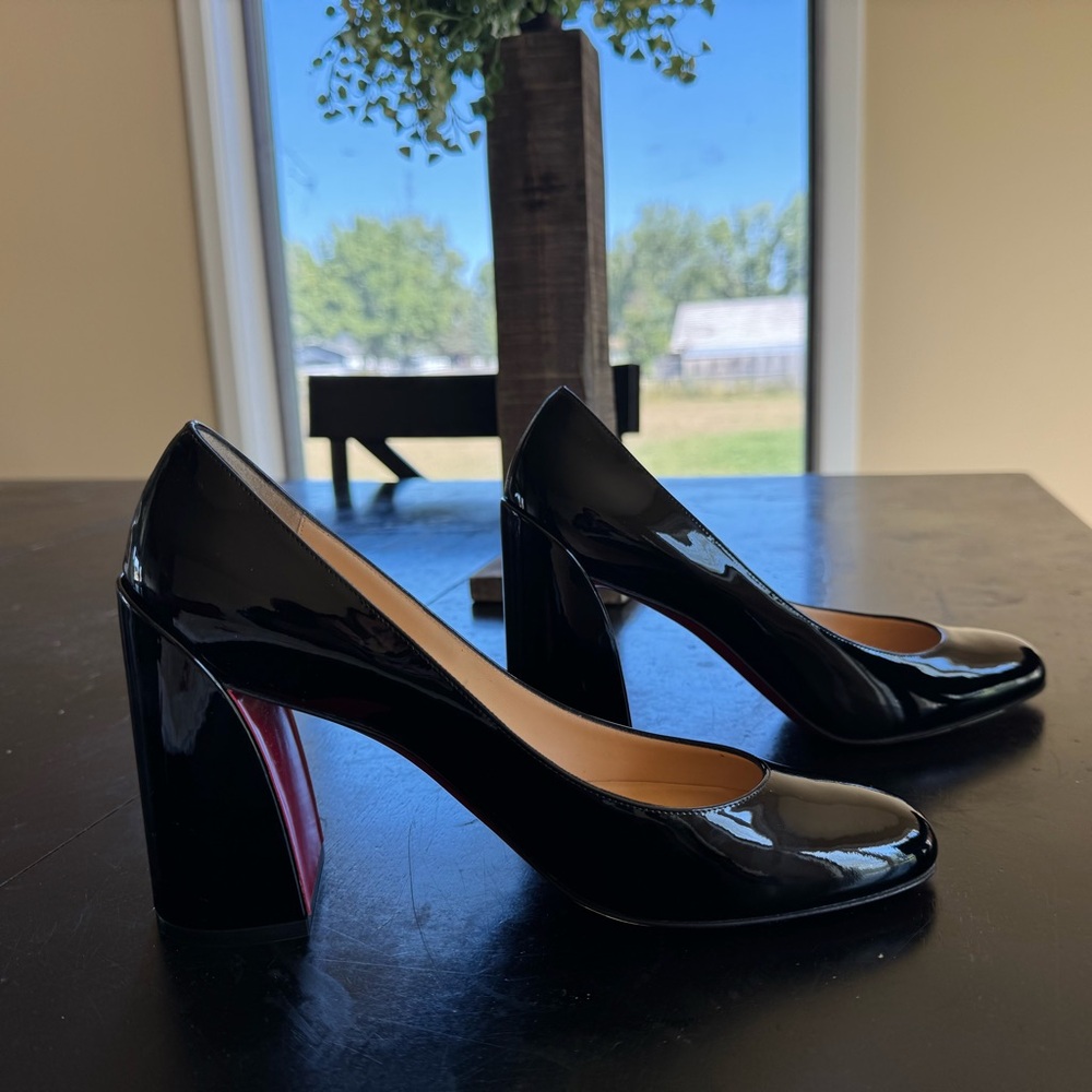Elegant Christian Louboutin miss Saab Black Patent Leather Women's Pumps